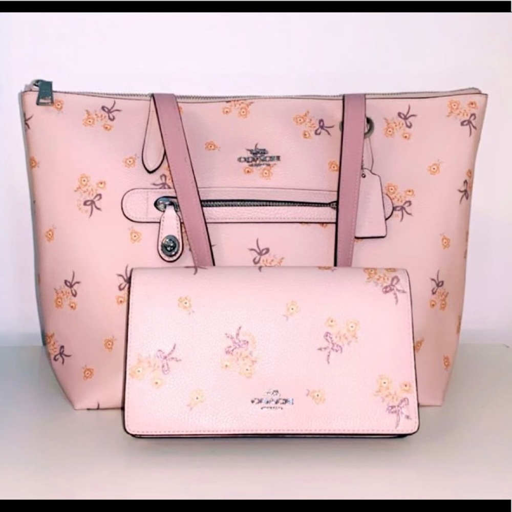 Coach purse and matching wallet